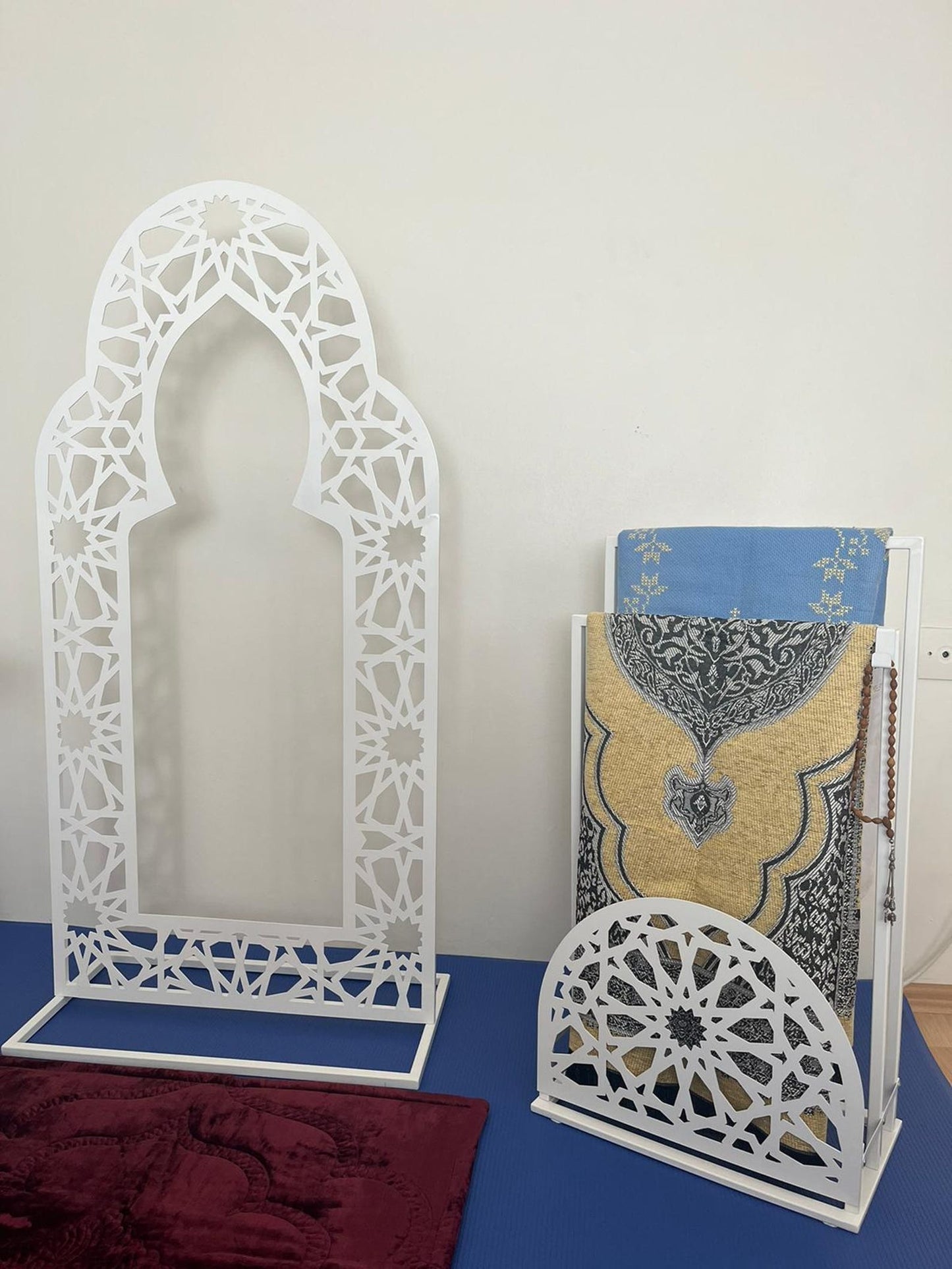 Mehrab Rug Holder